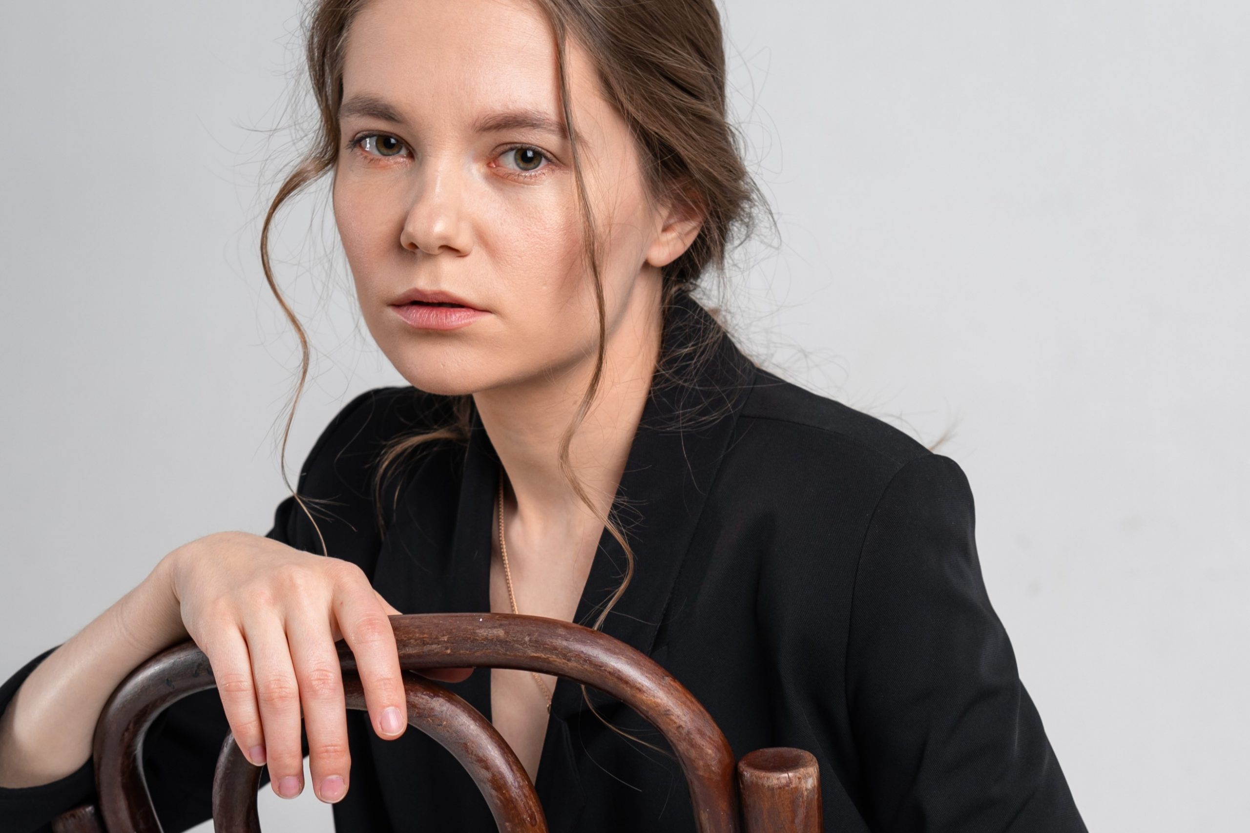 Мен клиторды ақырын сорамын жалаңаш қыздар отыр